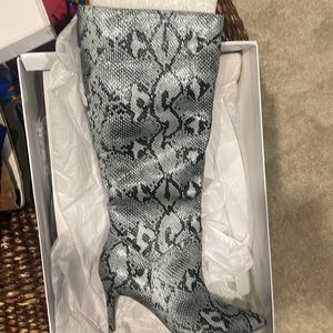 Steve Madden Boots NEW With BOX Stiletto 3.25”Heel Python Snakeskin Size 7.5